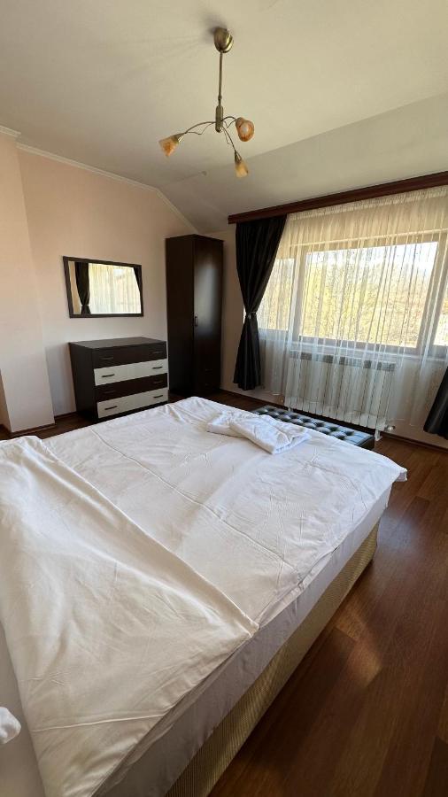 Valevitsata Guesthouse Razlog Esterno foto